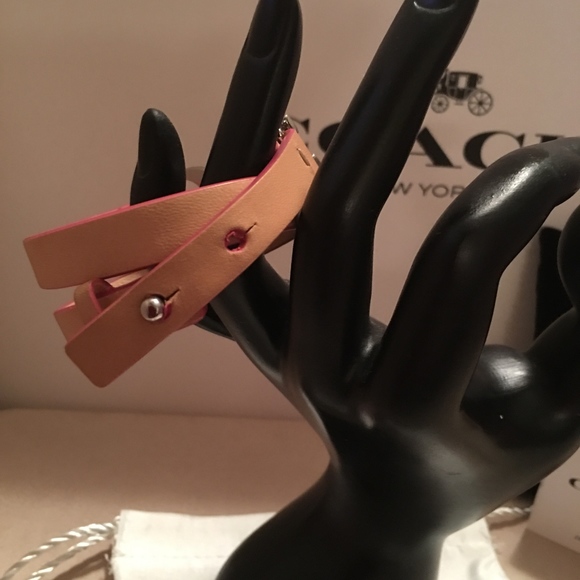 COACH DOUBLE WRAP LEATHER SIGNATURE C BRACELET - Picture 7 of 8